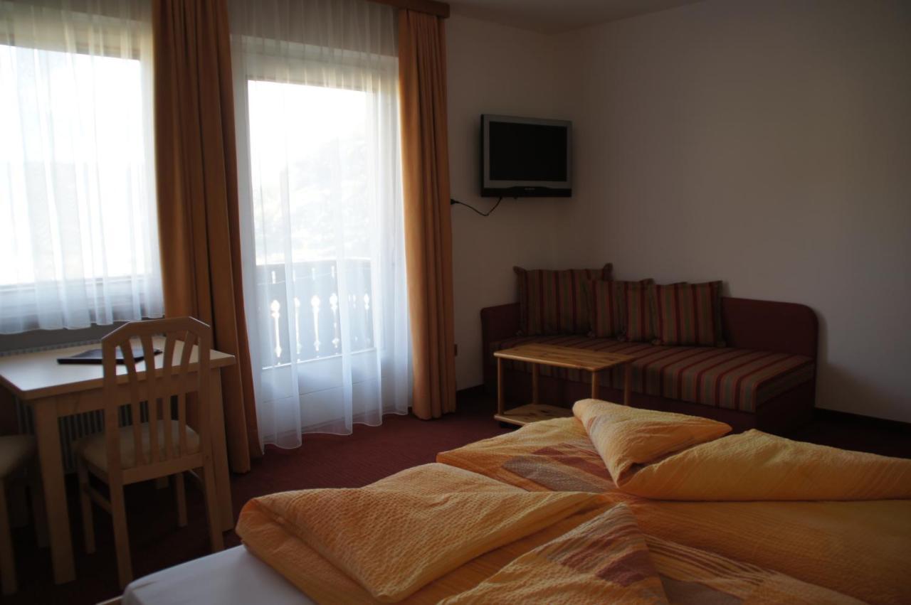 Aparthotel Oberangerhof à Lagundo Chambre photo